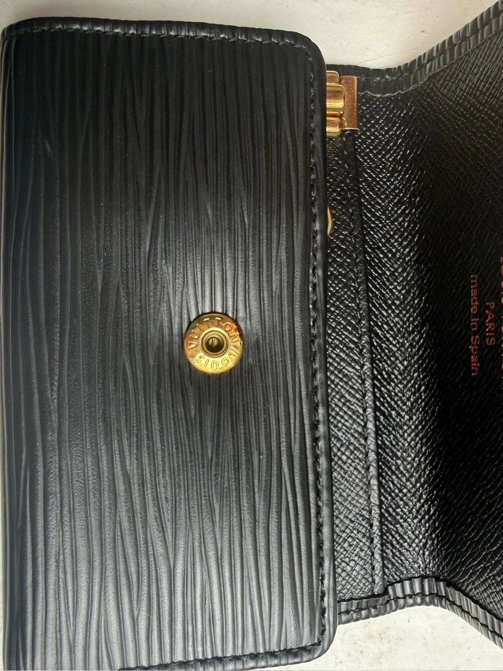 Louis Vuitton 6-Key Holder Black Textured Epi Leather Compact Wallet
